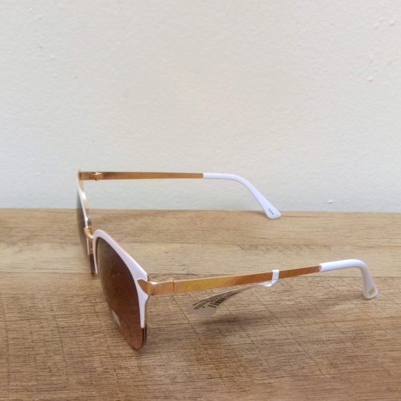 Laundry by Shelli Segal White Framed Sunglasses - Picture 4 of 4